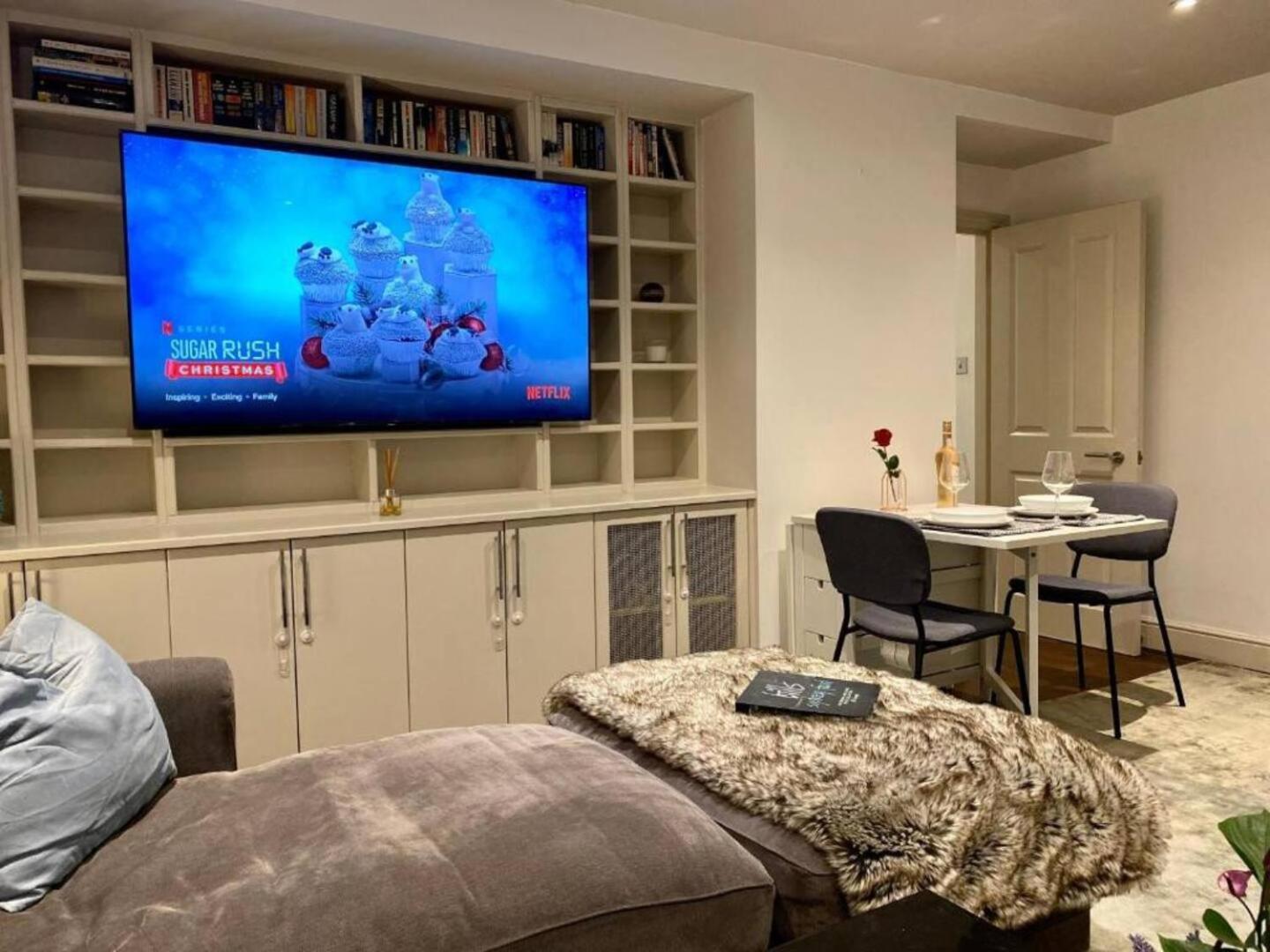 Niru Experience Hidden Gem In Chelsea 2Bd 2Ba Lägenhet London Exteriör bild