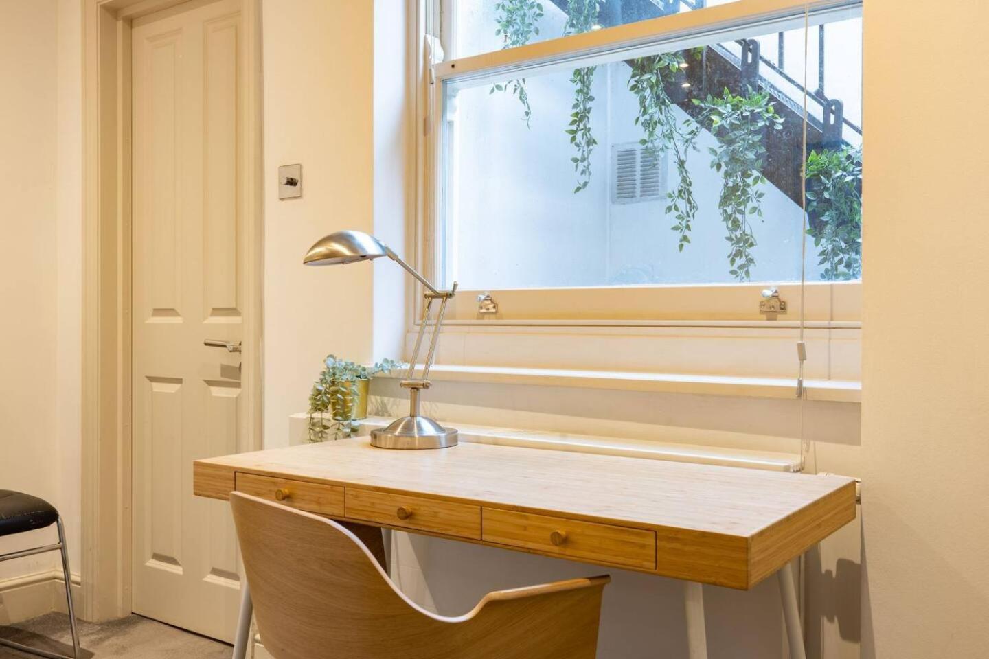 Niru Experience Hidden Gem In Chelsea 2Bd 2Ba Lägenhet London Exteriör bild