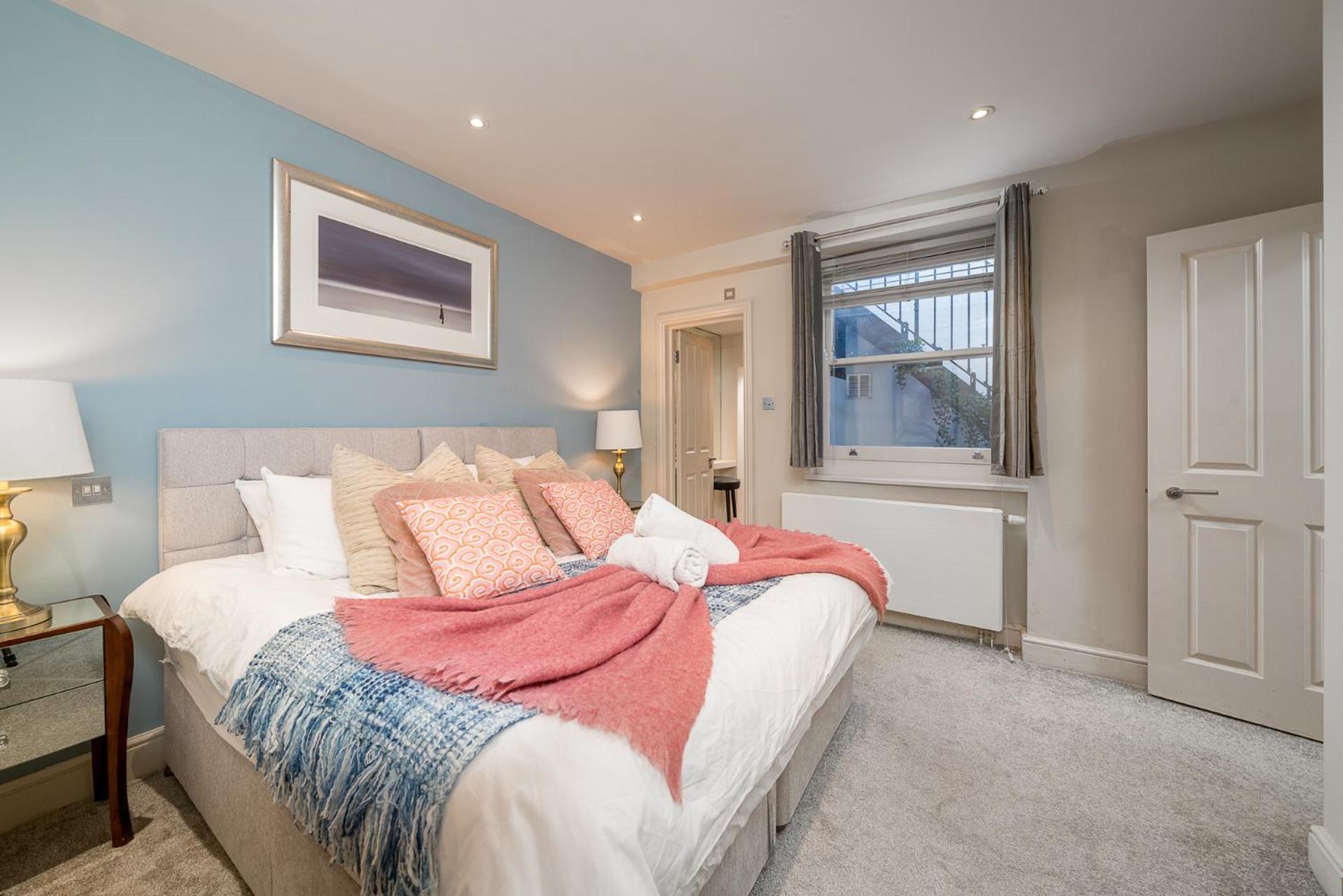 Niru Experience Hidden Gem In Chelsea 2Bd 2Ba Lägenhet London Exteriör bild