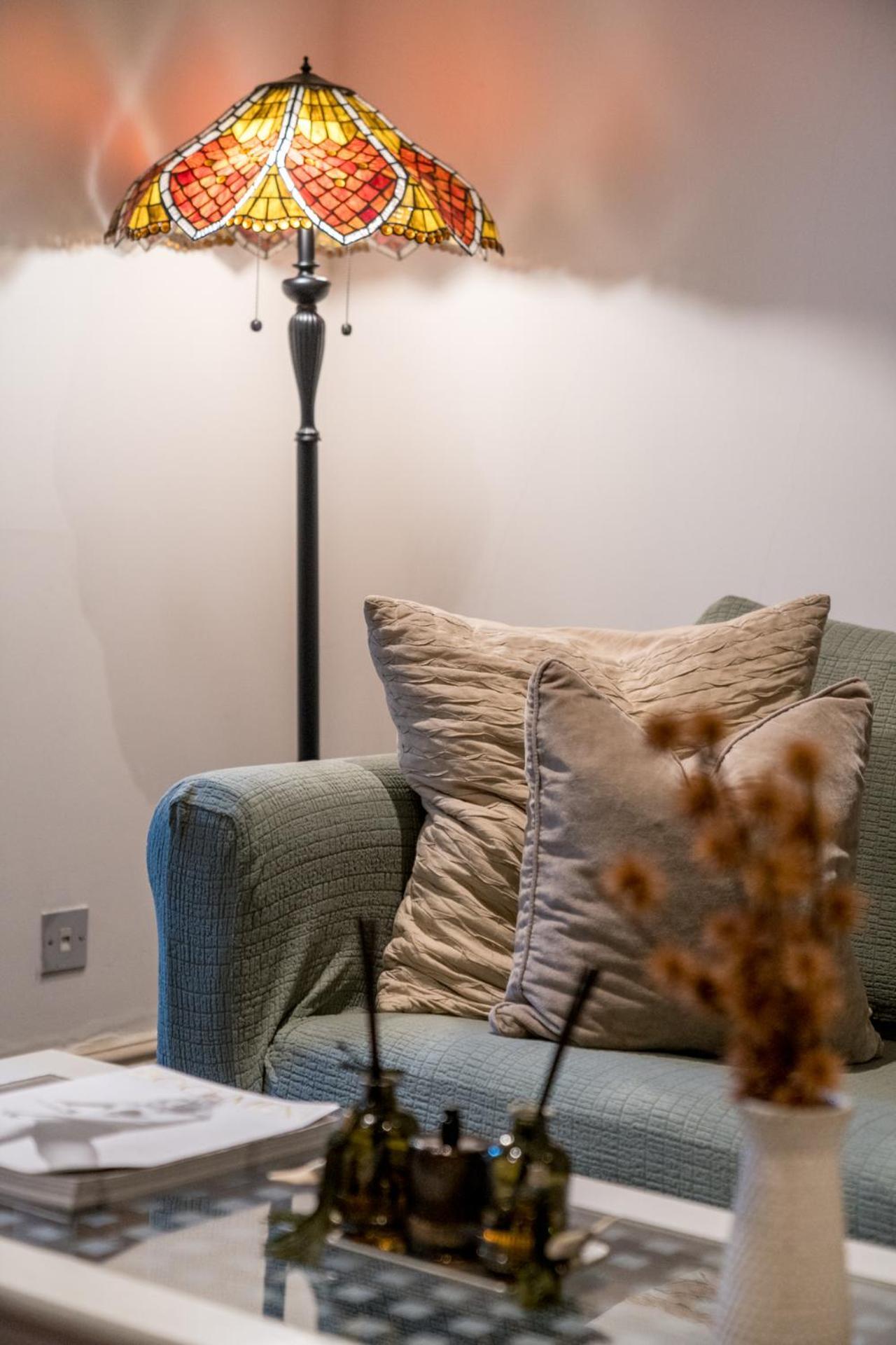 Niru Experience Hidden Gem In Chelsea 2Bd 2Ba Lägenhet London Exteriör bild